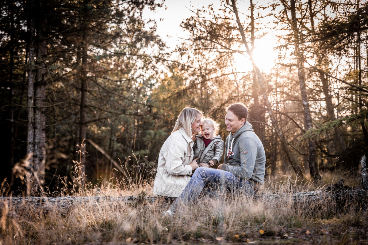 Familie im Wald